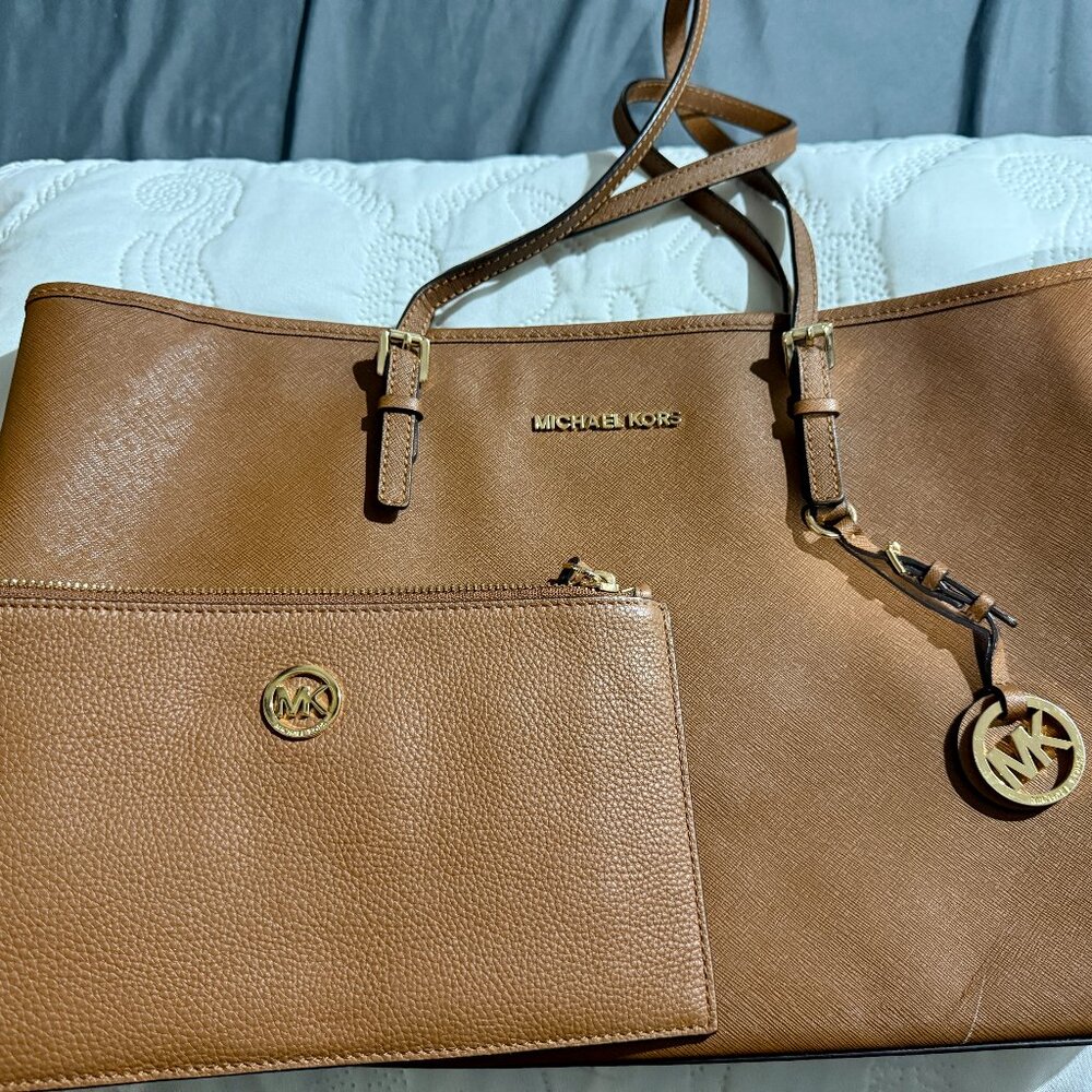LIGHTLY USED Michael Kors Brown Leather Classic Tote Bag + matching MK wristlet